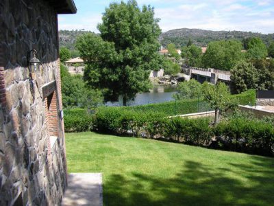 Un entorno único....junto al río Alberche y a 1 Km de la Reserva Natural del Valle de Iruelas