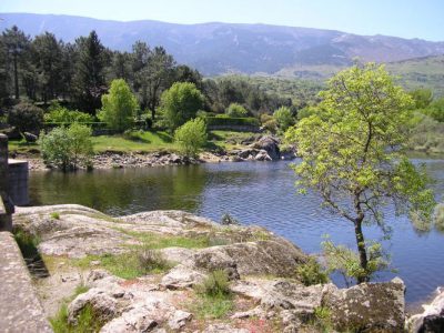 Un entorno único....junto al río Alberche y a 1 Km de la Reserva Natural del Valle de Iruelas